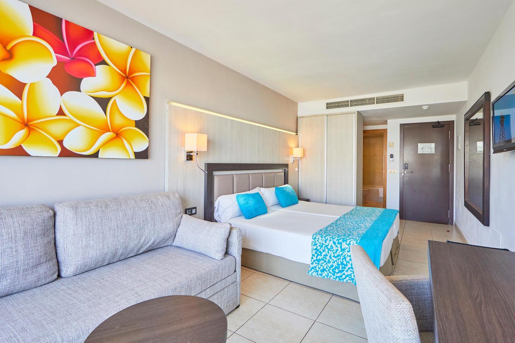 FERGUS Style Bahamas Hotel Playa d'en Bossa Bagian luar foto