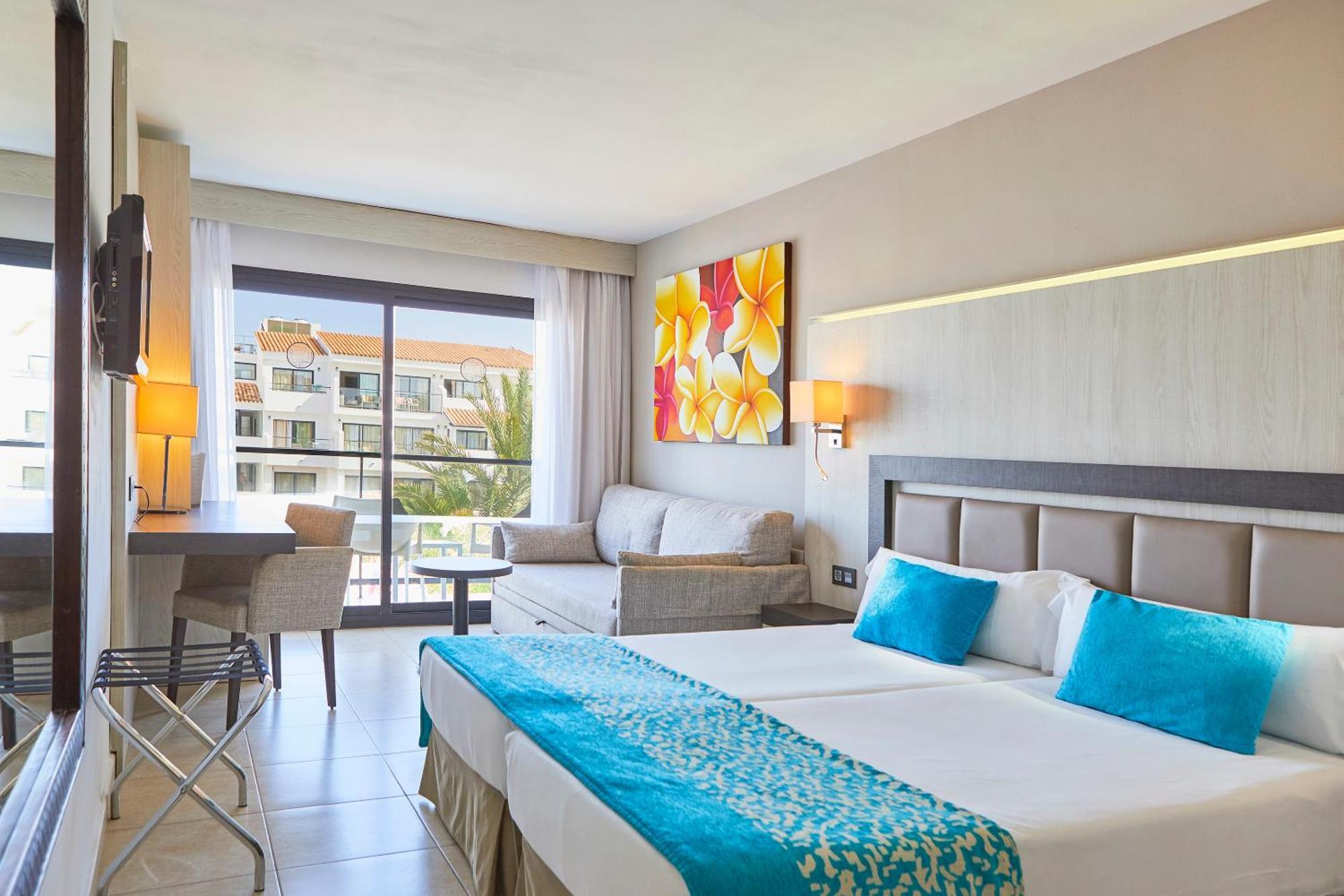 FERGUS Style Bahamas Hotel Playa d'en Bossa Bagian luar foto